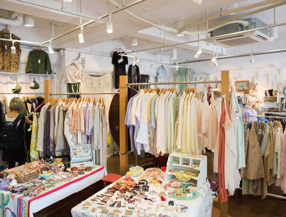 TOKYO SHOPPING☆ A 94-year second-hand boutiques SANOYA