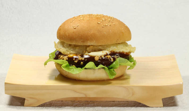 kura-burger-%e3%81%8f%e3%82%89%e5%af%bf%e5%8f%b8-%e3%81%8f%e3%82%89%e3%83%8f%e3%82%99%e3%83%bc%e3%82%ab%e3%82%99%e3%83%bc-sushi-jpg2-2